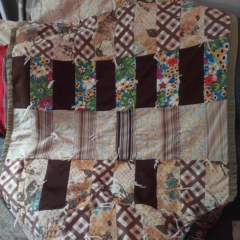 Vintage Patchwork Floral Quilt
